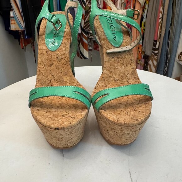 ZiGiny Mint Green Wedge Sandal - Picture 3 of 3